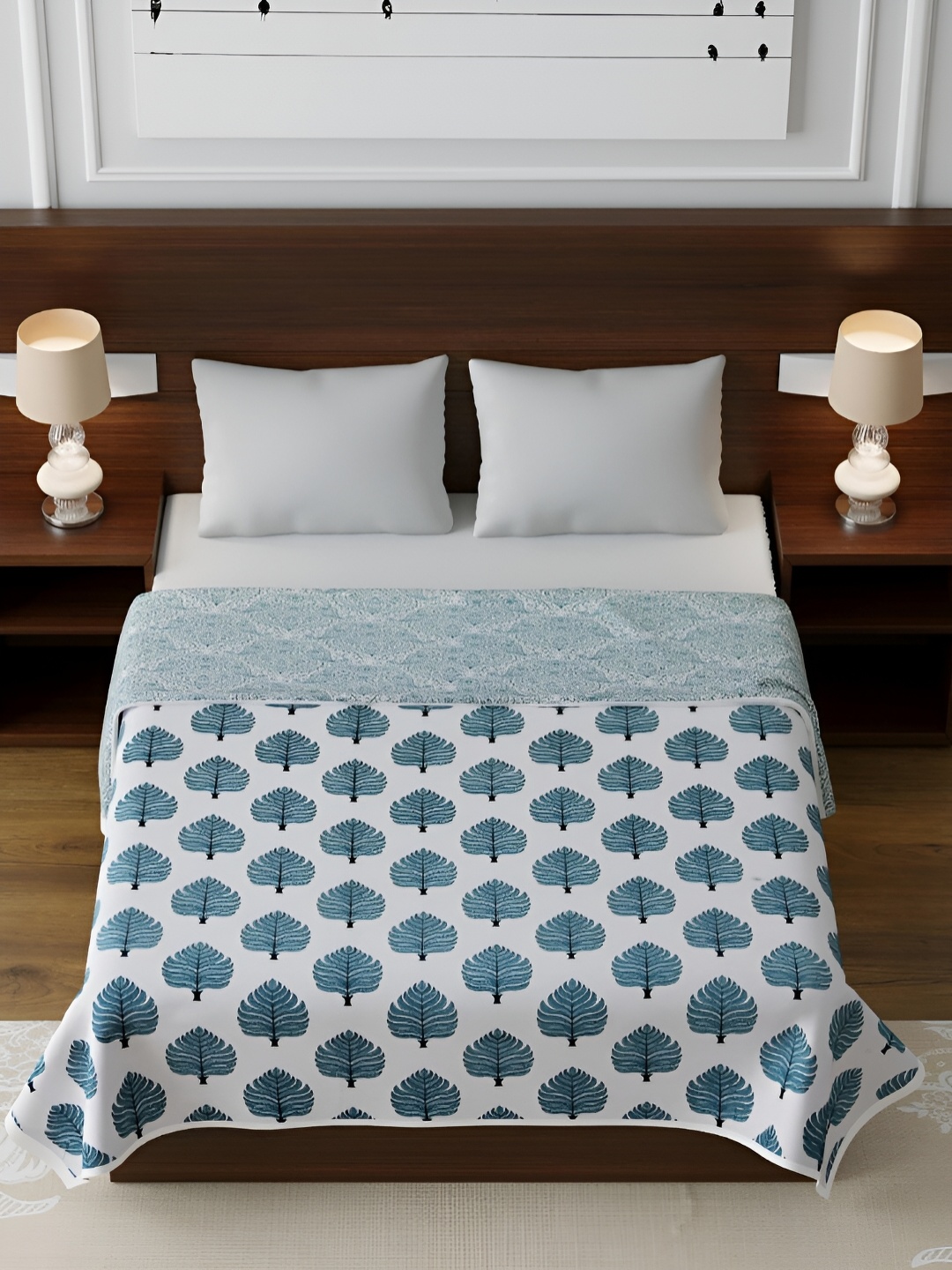 

CHICERY Blue & White Floral Cotton AC Room 210 GSM Single Bed Dohar
