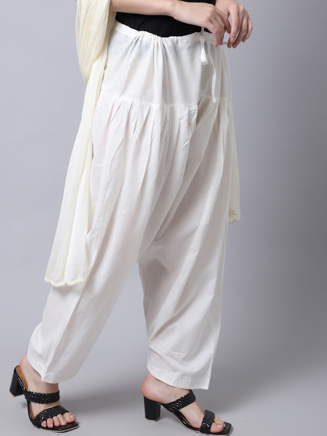 

Miaz Lifestyle Cotton Loose-Fit Salwar With Dupatta, White