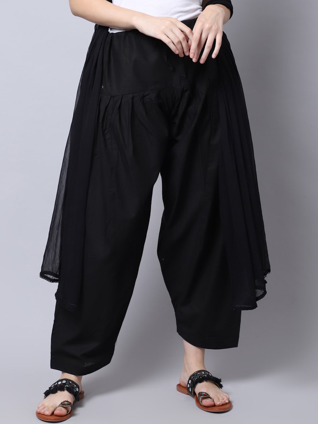 

Miaz Lifestyle Cotton Loose-Fit Salwar With Dupatta, Black