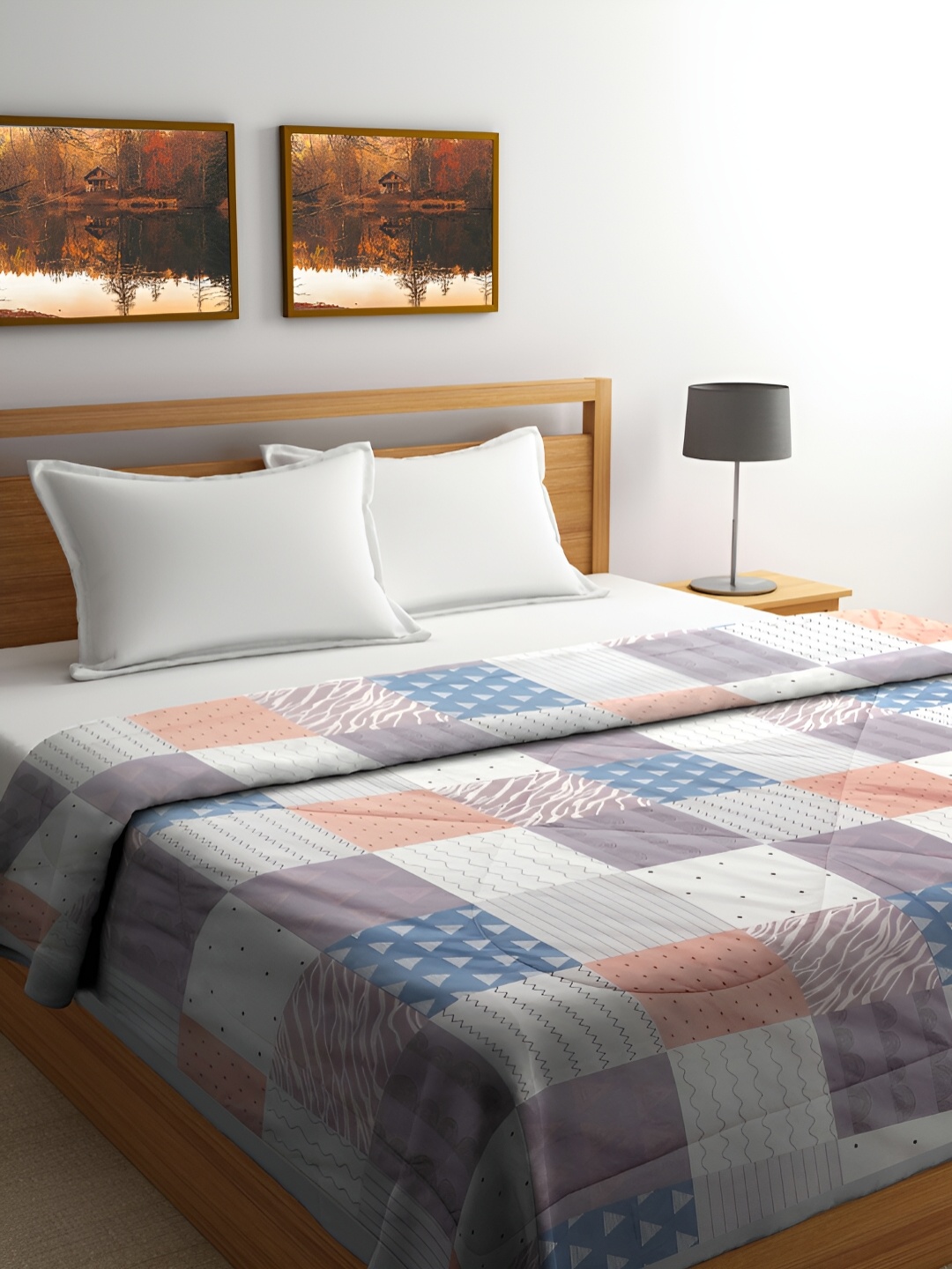 

Miaz Lifestyle White & Blue Geometric Printed AC Room Double Bed Comforter