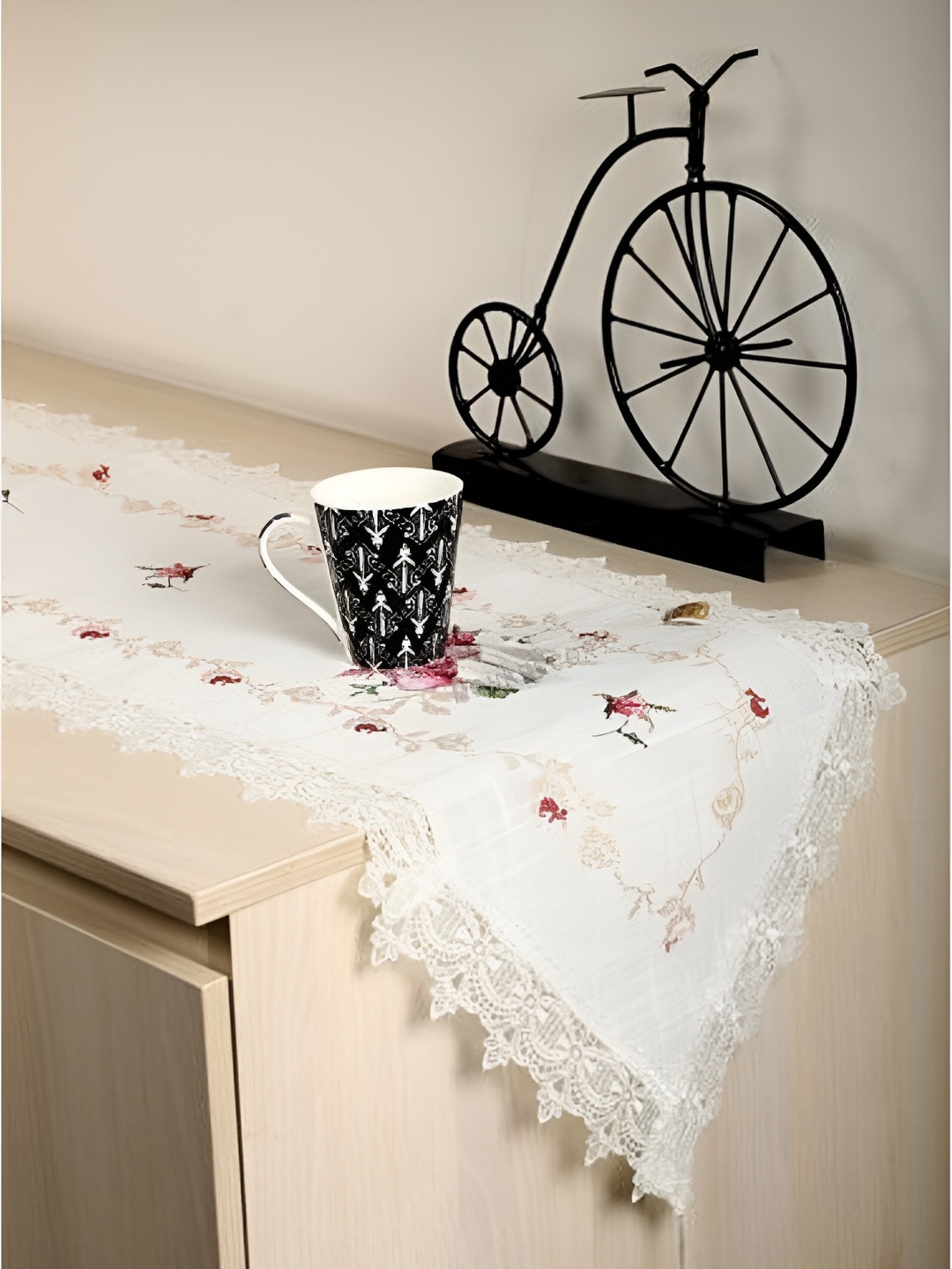 

MONKDECOR White & Pink Embroidered Table Runner