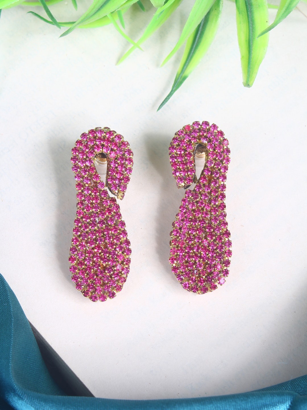 

DressBerry Gold-Toned Gold-Plated Contemporary Drop Earrings