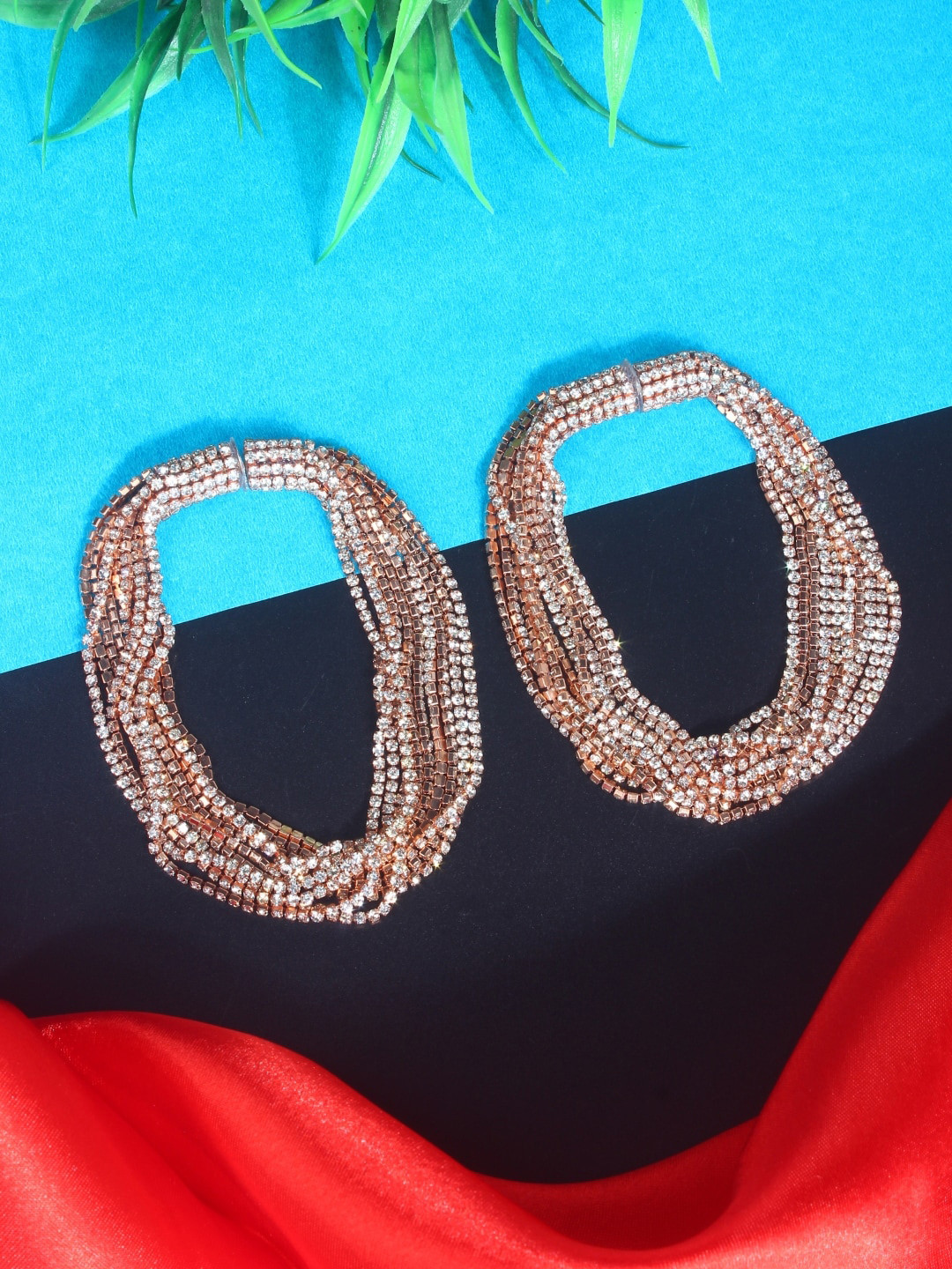 

DressBerry Rose Gold-Plated Contemporary Hoop Earrings