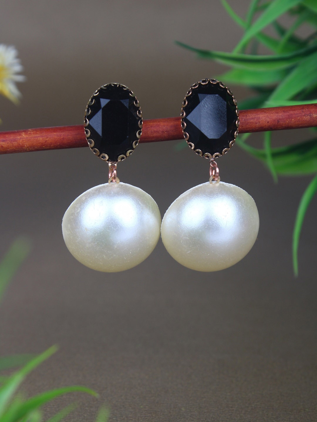 

DressBerry Rose Gold-Plated Contemporary Drop Earrings