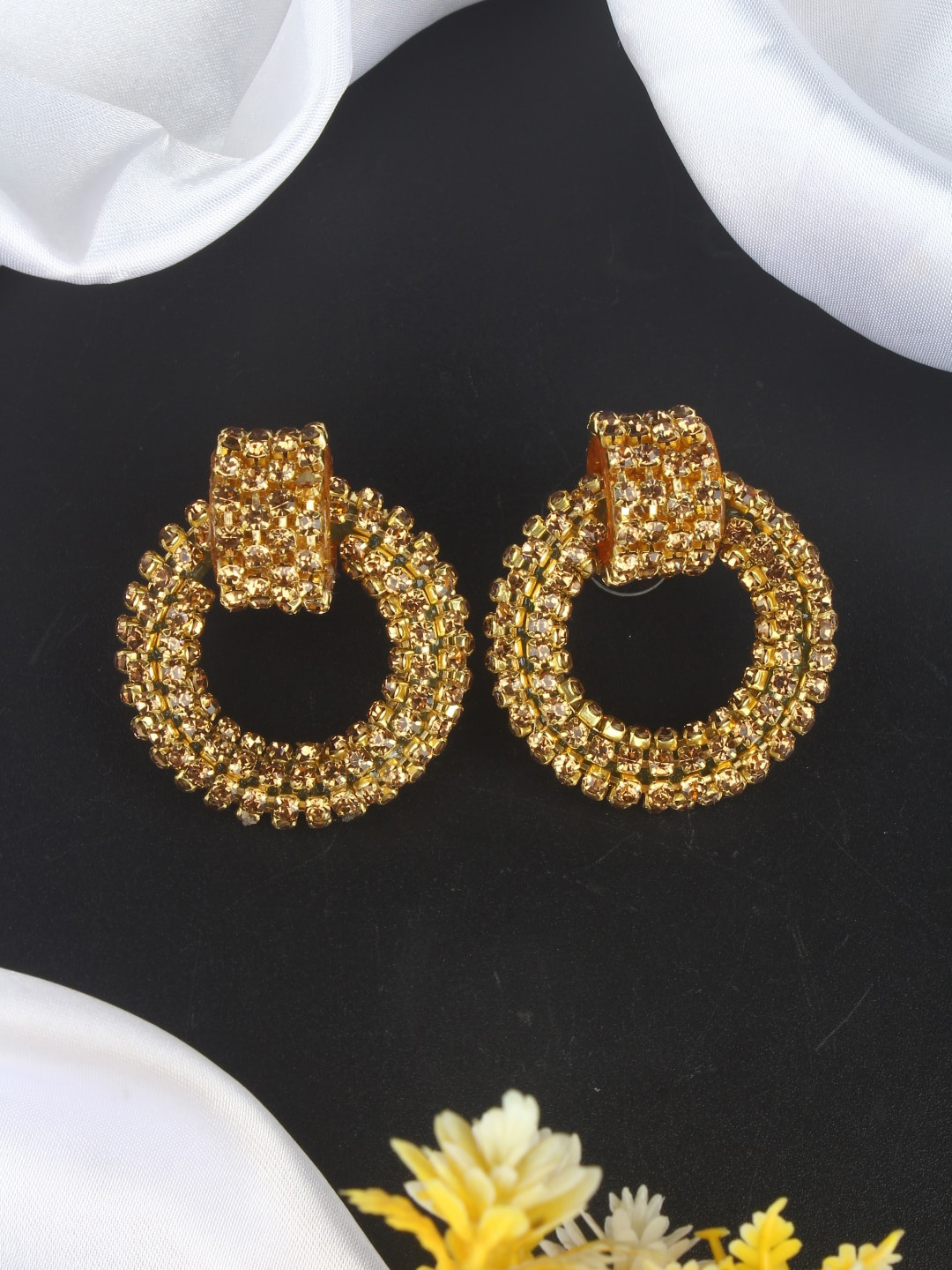 

DressBerry Gold-Toned Gold-Plated Rhinestone Circular Stud Earrings