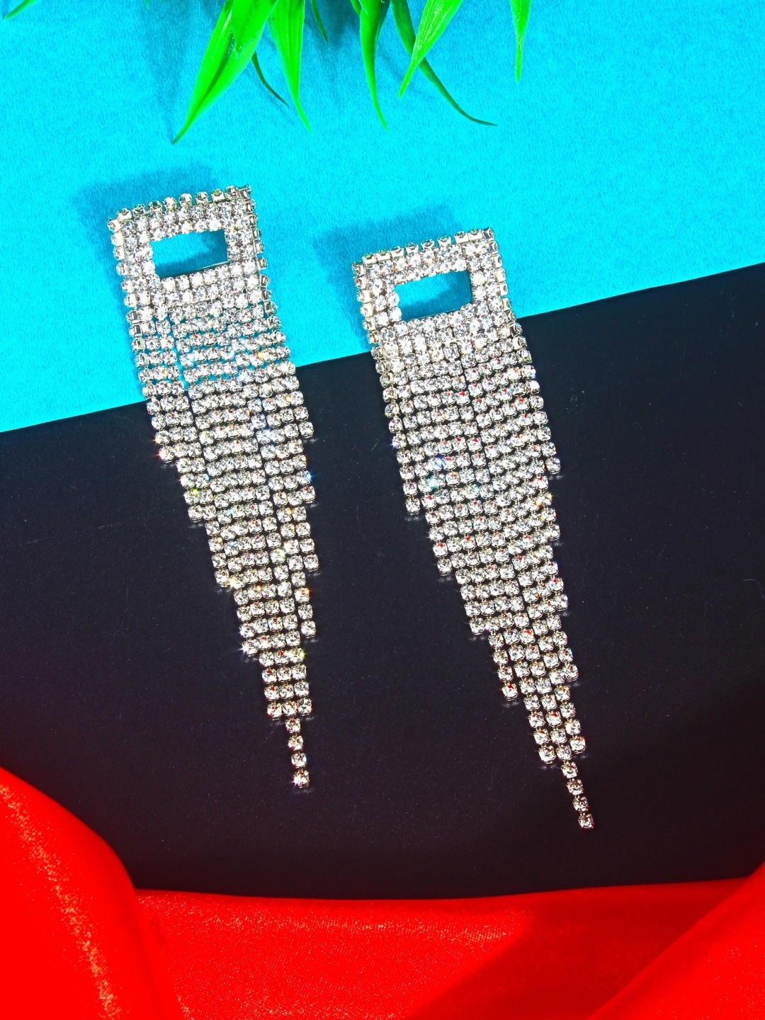 

DressBerry Gold-Plated Brass Contemporary Drop Earrings