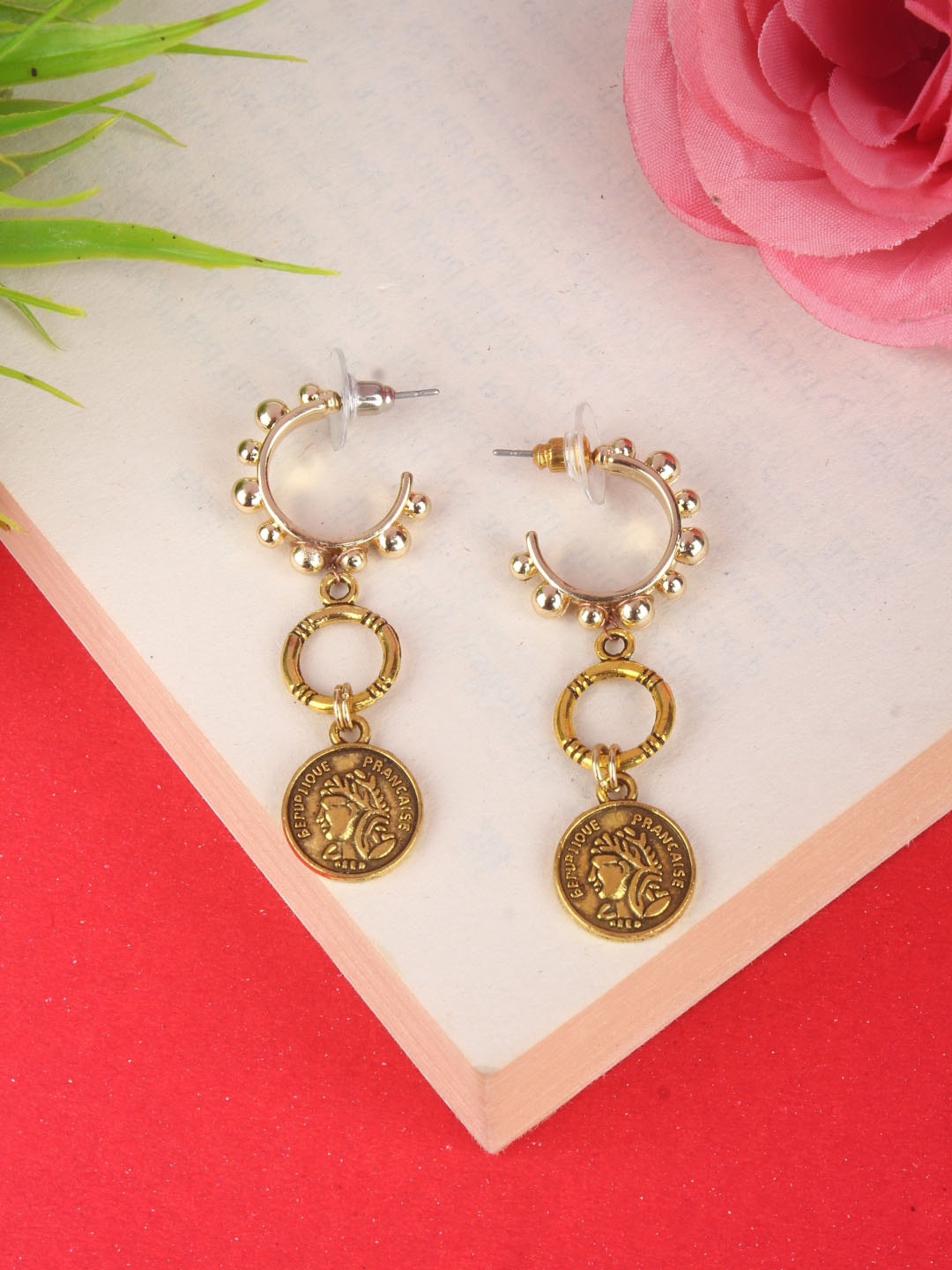 

DressBerry Gold-Plated Contemporary Half Hoop Earrings