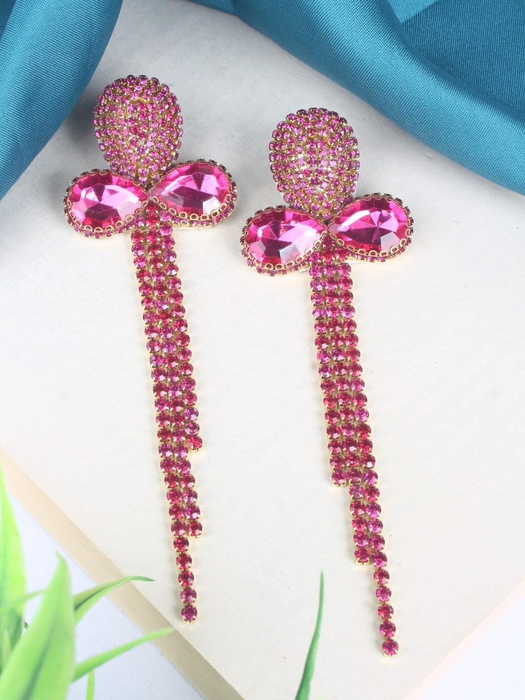 

DressBerry Gold-Plated Rhinestone-Studded Contemporary Drop Earrings