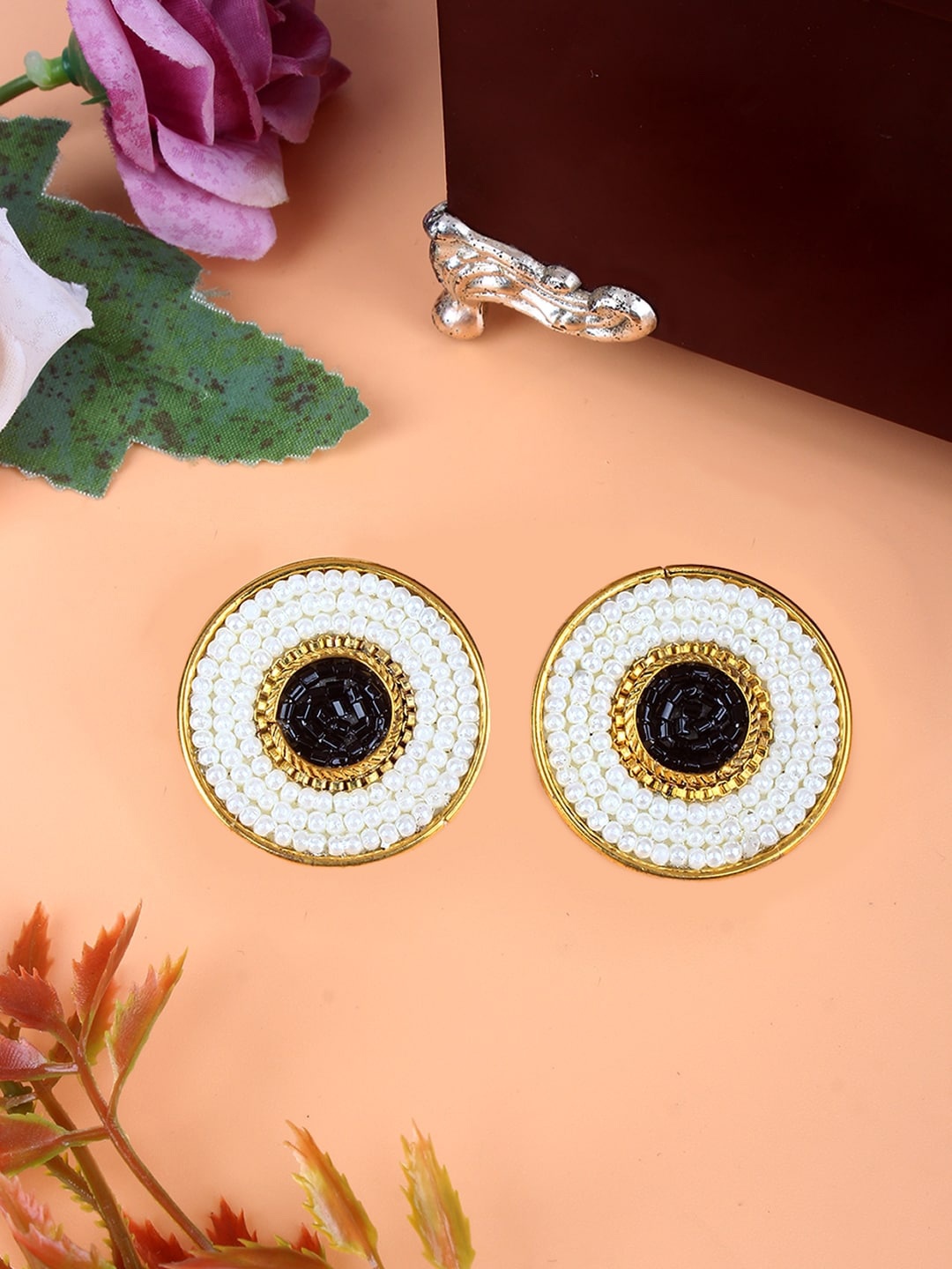 

DressBerry Gold Toned & Black Gold Plated Contemporary Stud Earrings