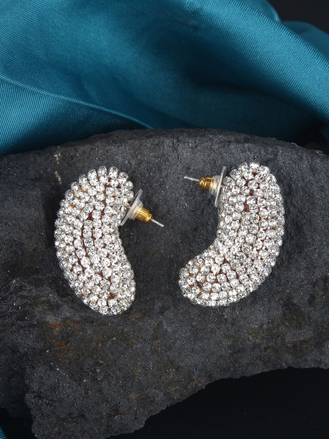 

DressBerry Silver-Toned Silver-Plated Rhinestone Contemporary Stud Earrings