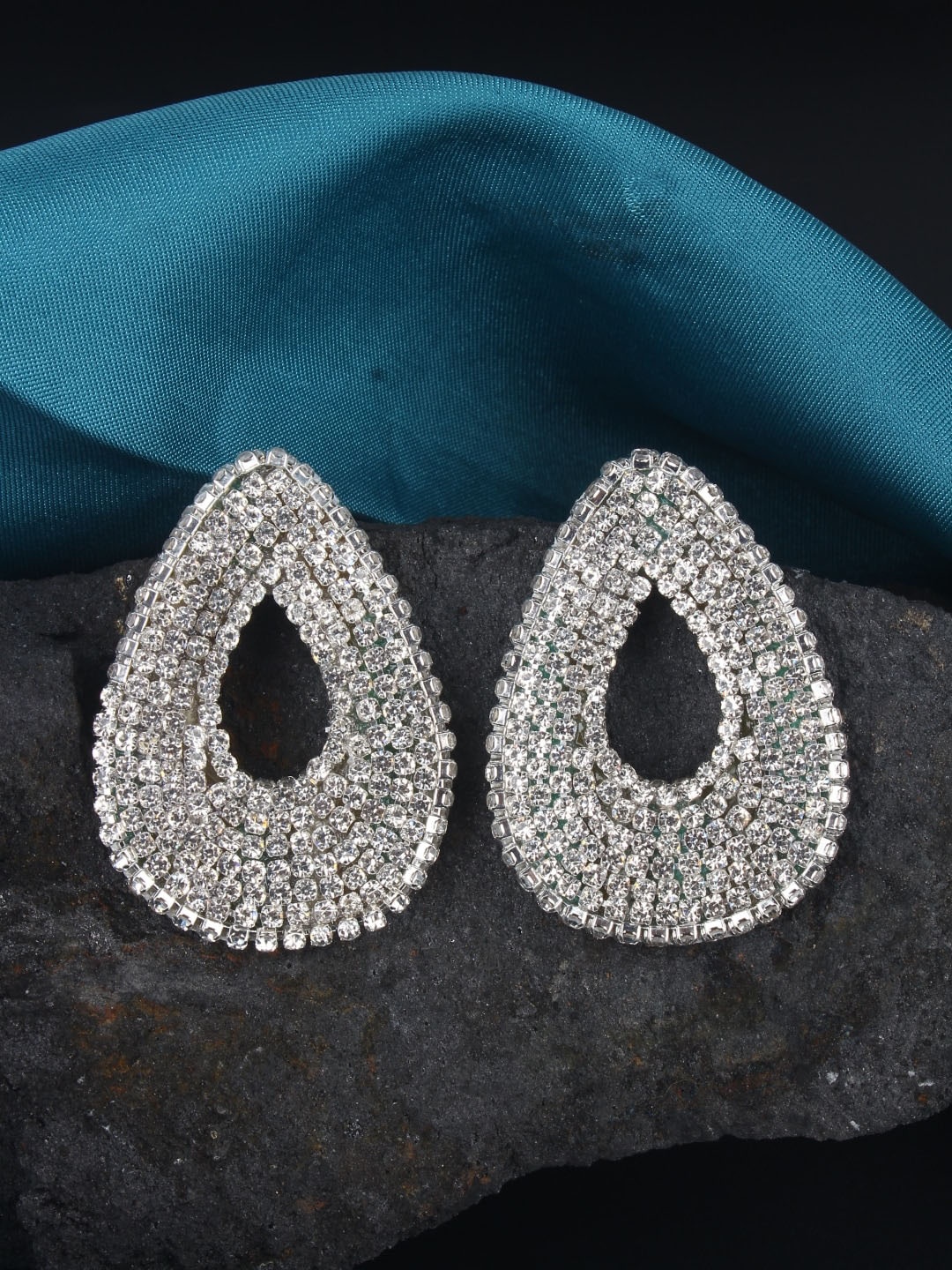 

DressBerry Silver-Plated Contemporary Rhinestone Studs Earrings