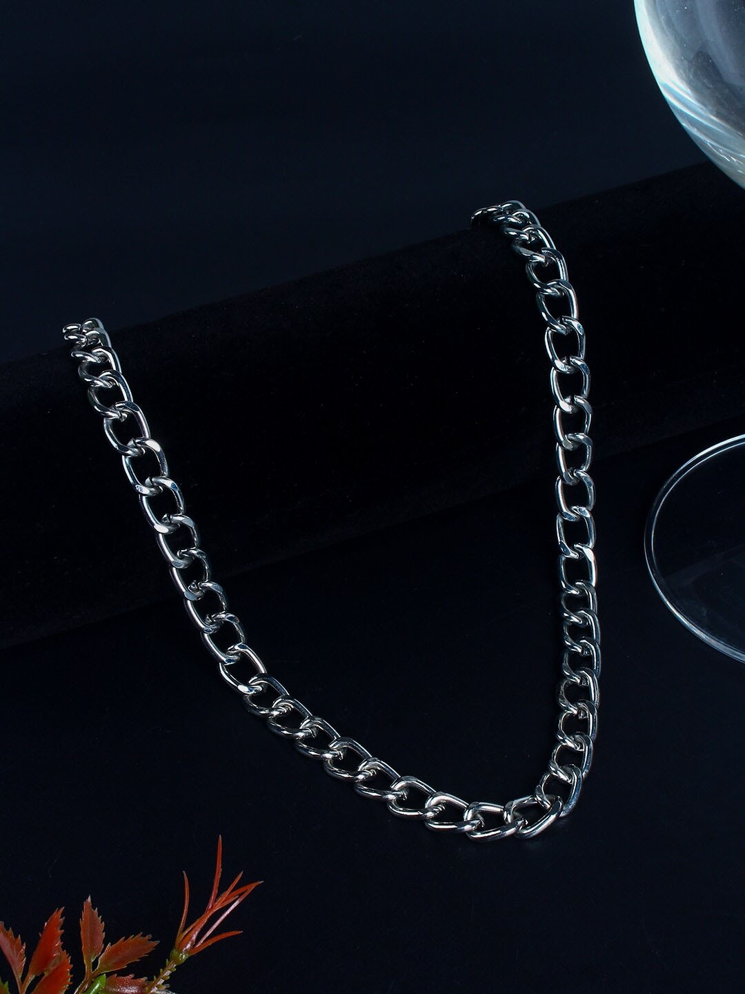 

DressBerry Silver Toned Silver Plated Chain