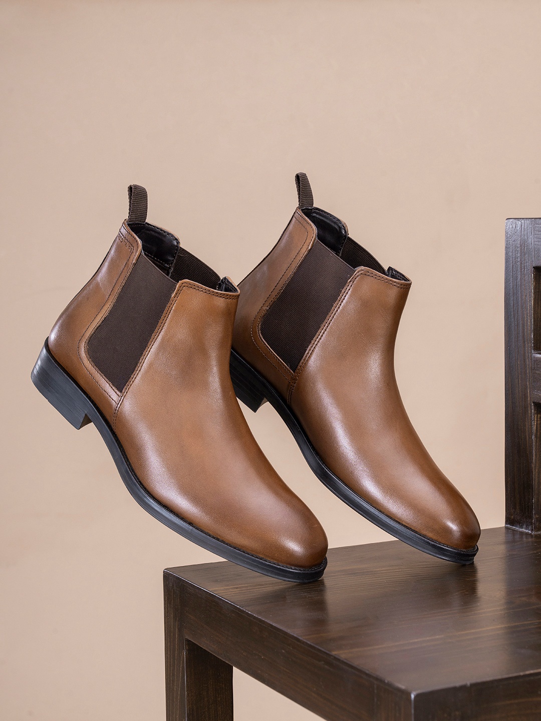 

Red Tape Men Round Toe Leather Chelsea Boots, Brown