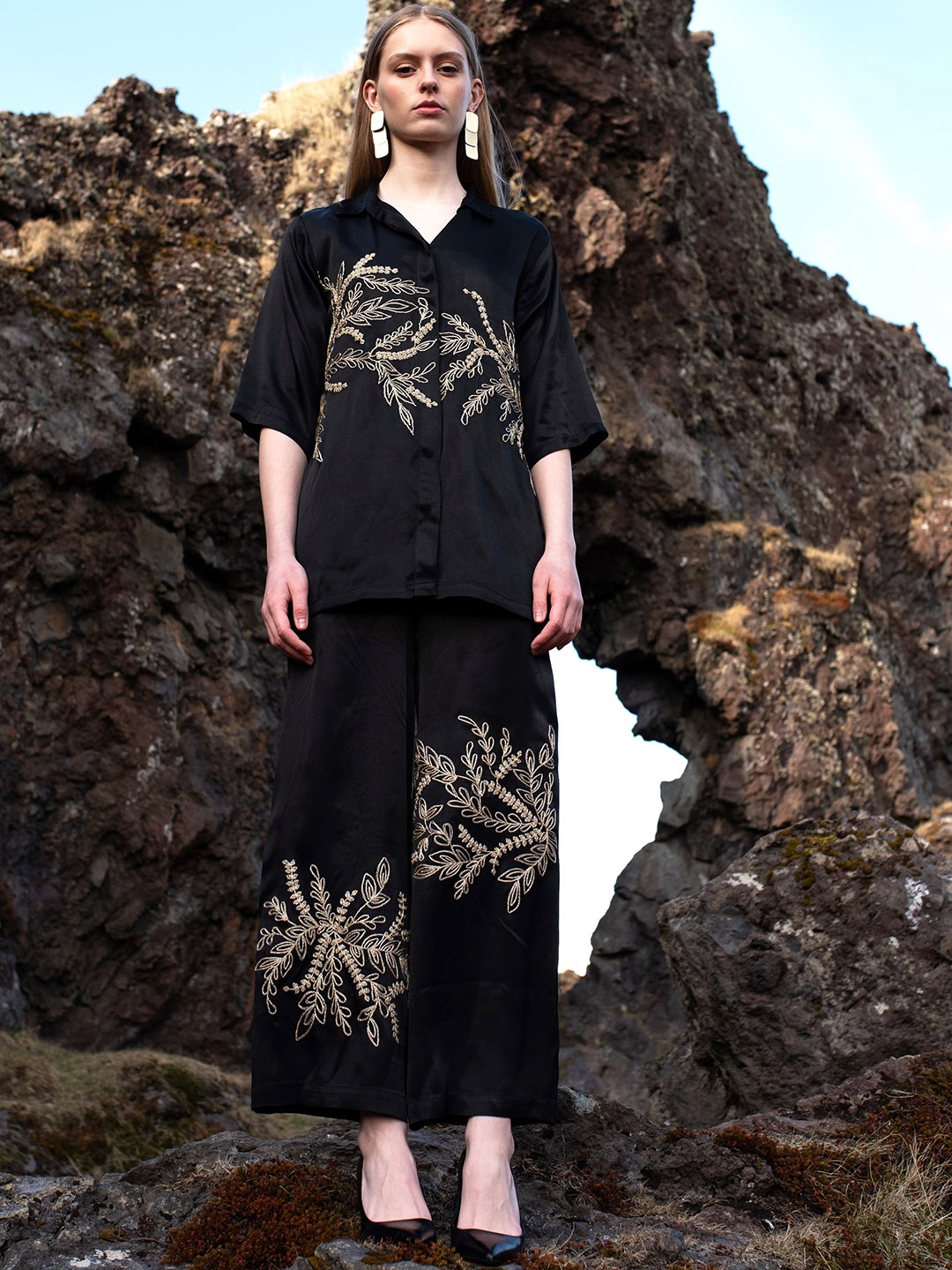 

Dash and Dot Embroidered Shirt With Trousers, Black