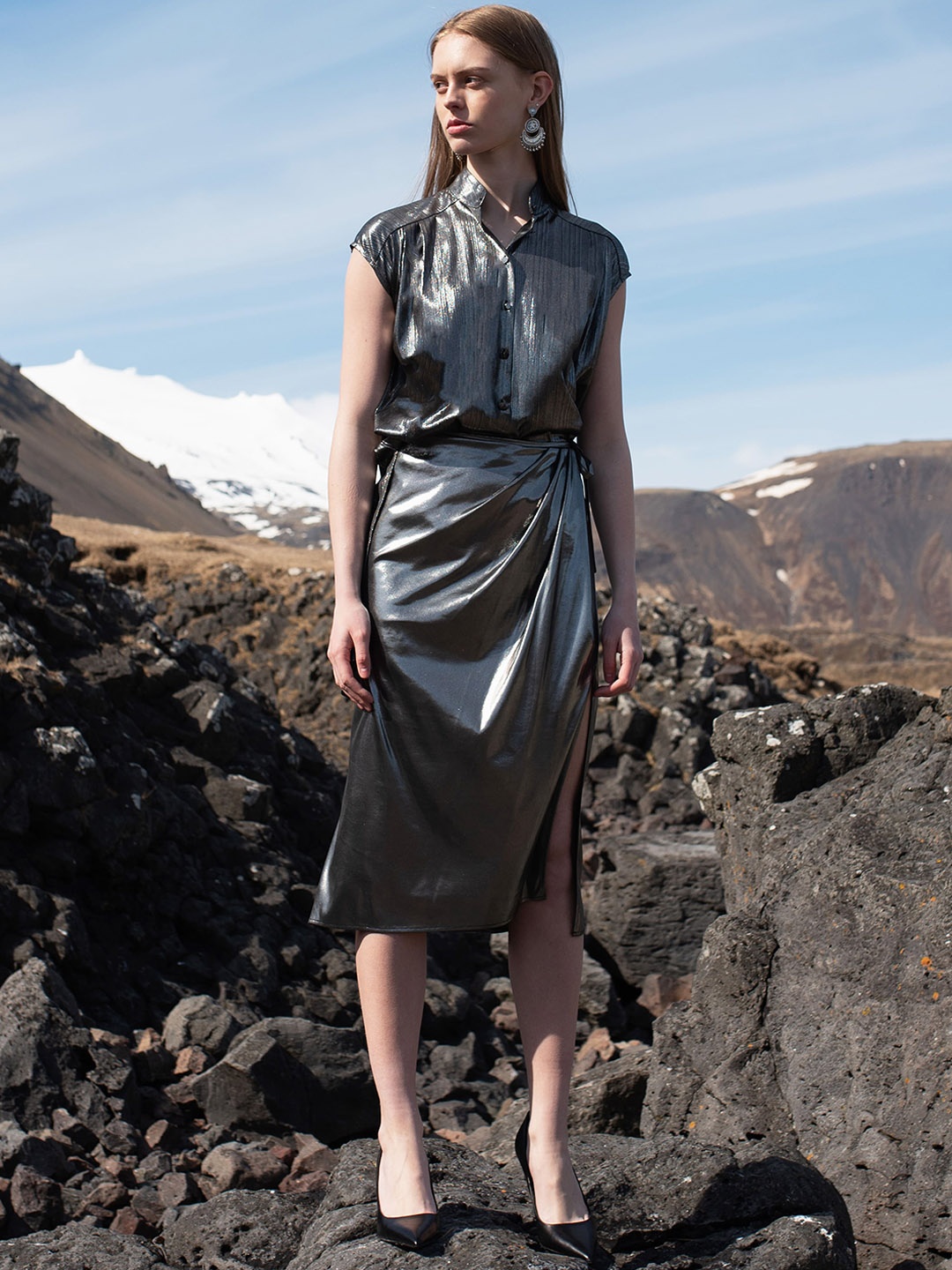 

Dash and Dot Mandarin Collar Top With Skirt, Silver