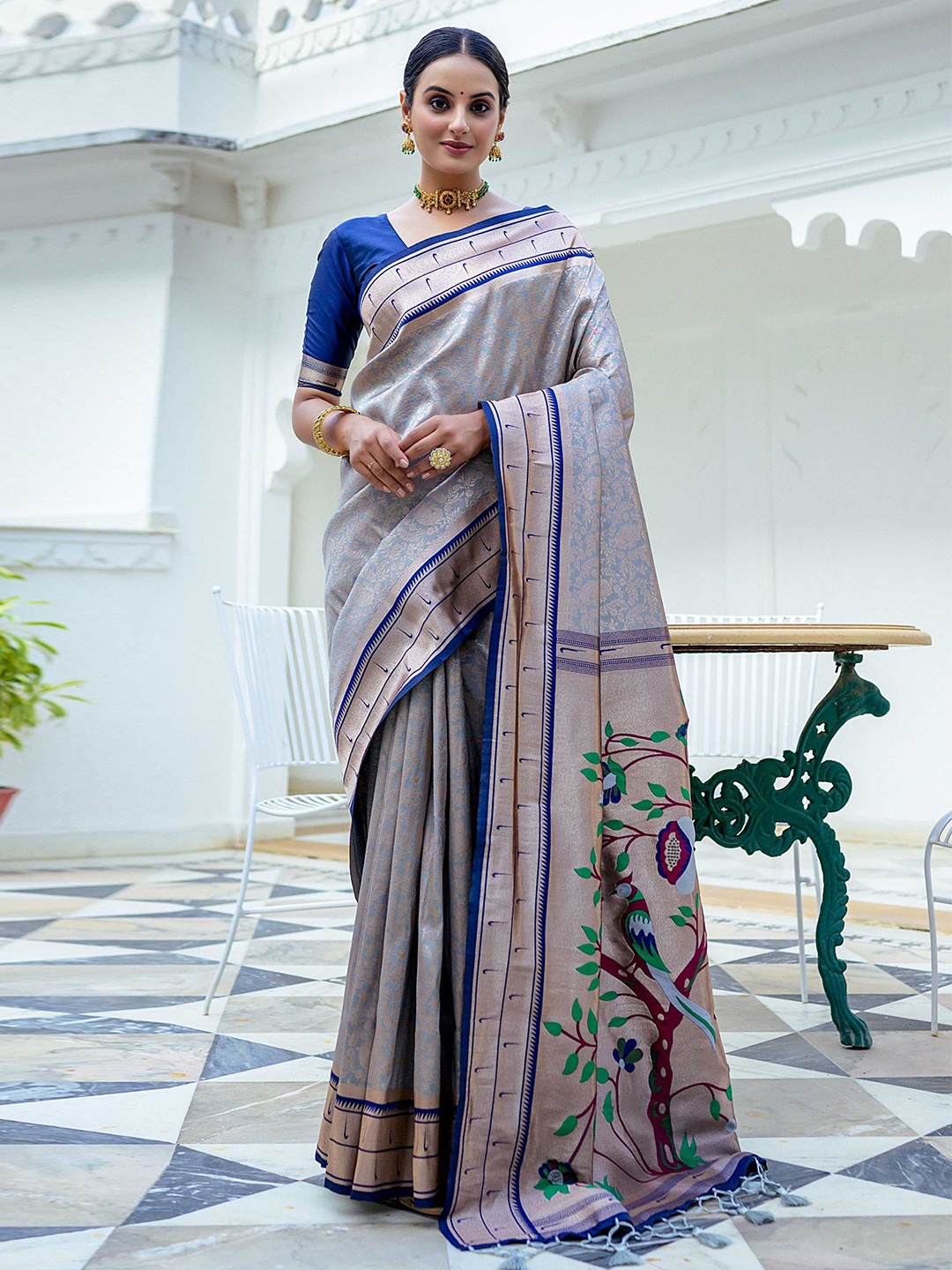 

Mitera Woven Design Zari Kanjeevaram Saree, Grey