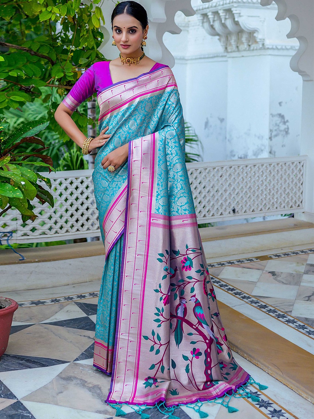 

Mitera Floral Woven Design Zari Kanjeevaram Saree, Blue