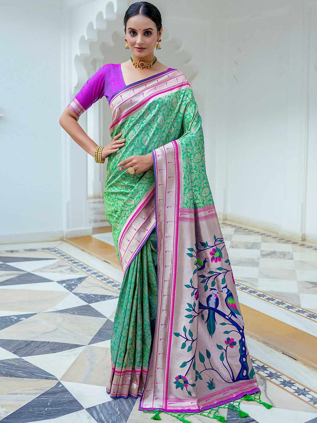 

Mitera Woven Design Zari Kanjeevaram Saree, Green