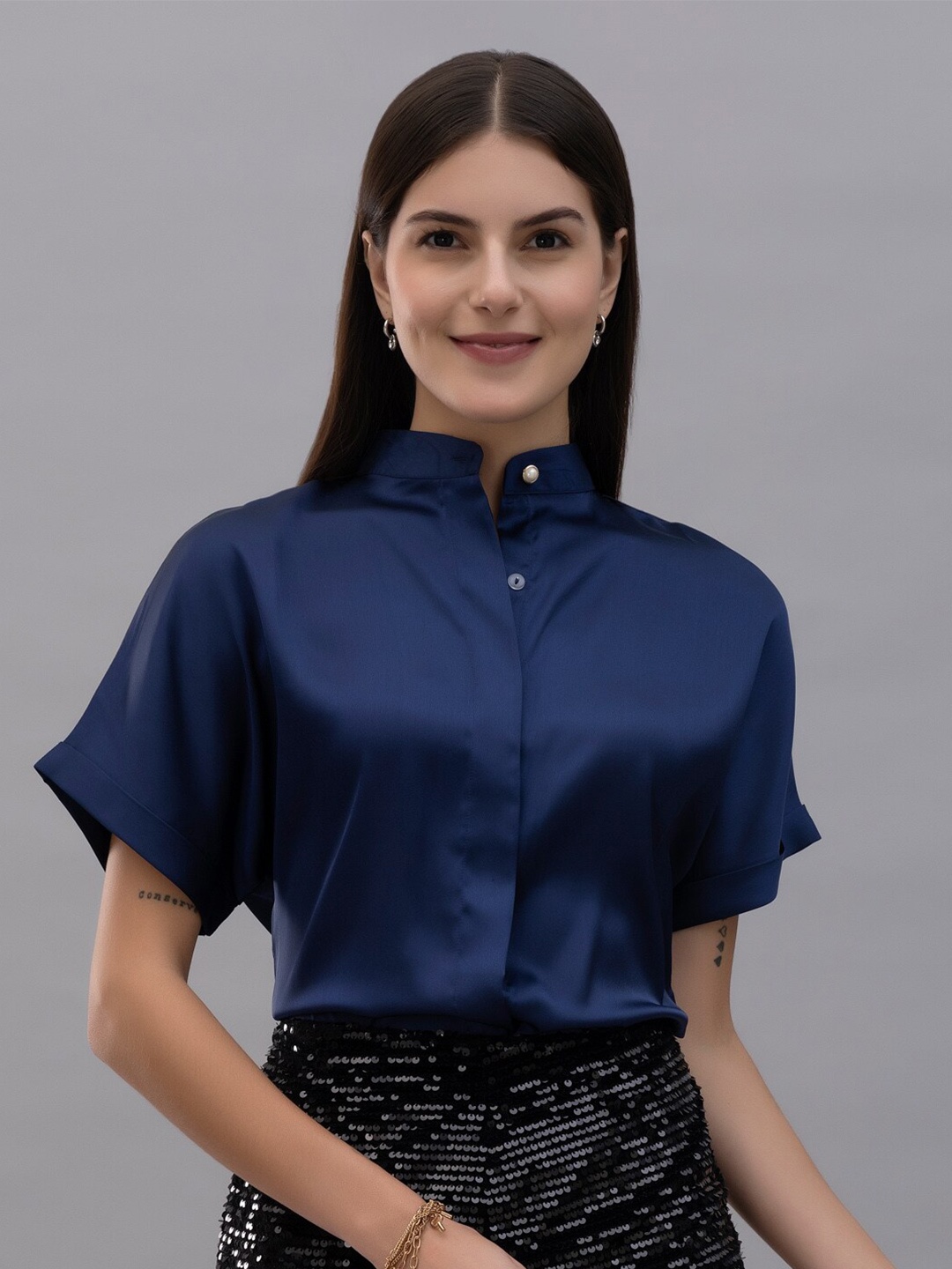 

PURYS Smart Band Collar Extended Sleeves Satin Casual Shirt, Navy blue