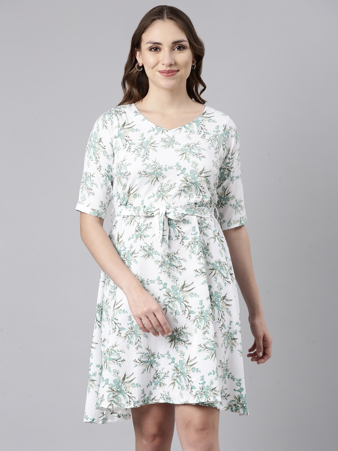 

TWIN BIRDS Floral Printed V-Neck Midi Dress, White