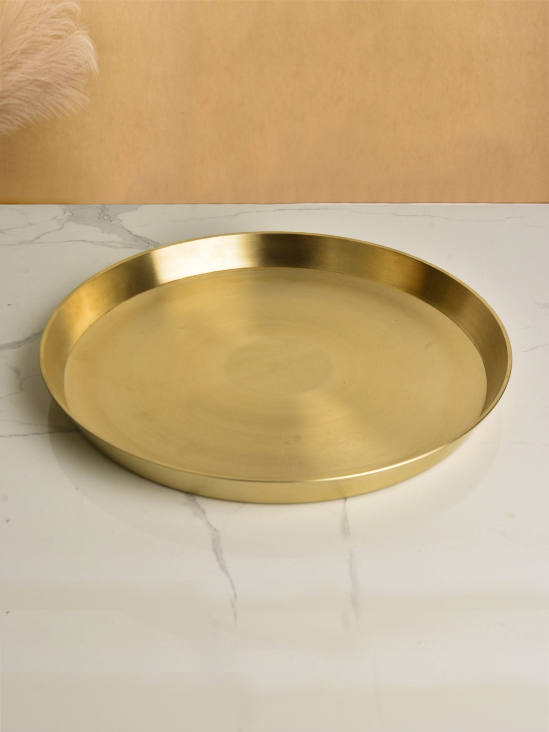 

StyleMyWay Gold-Toned Brass Matte Plate