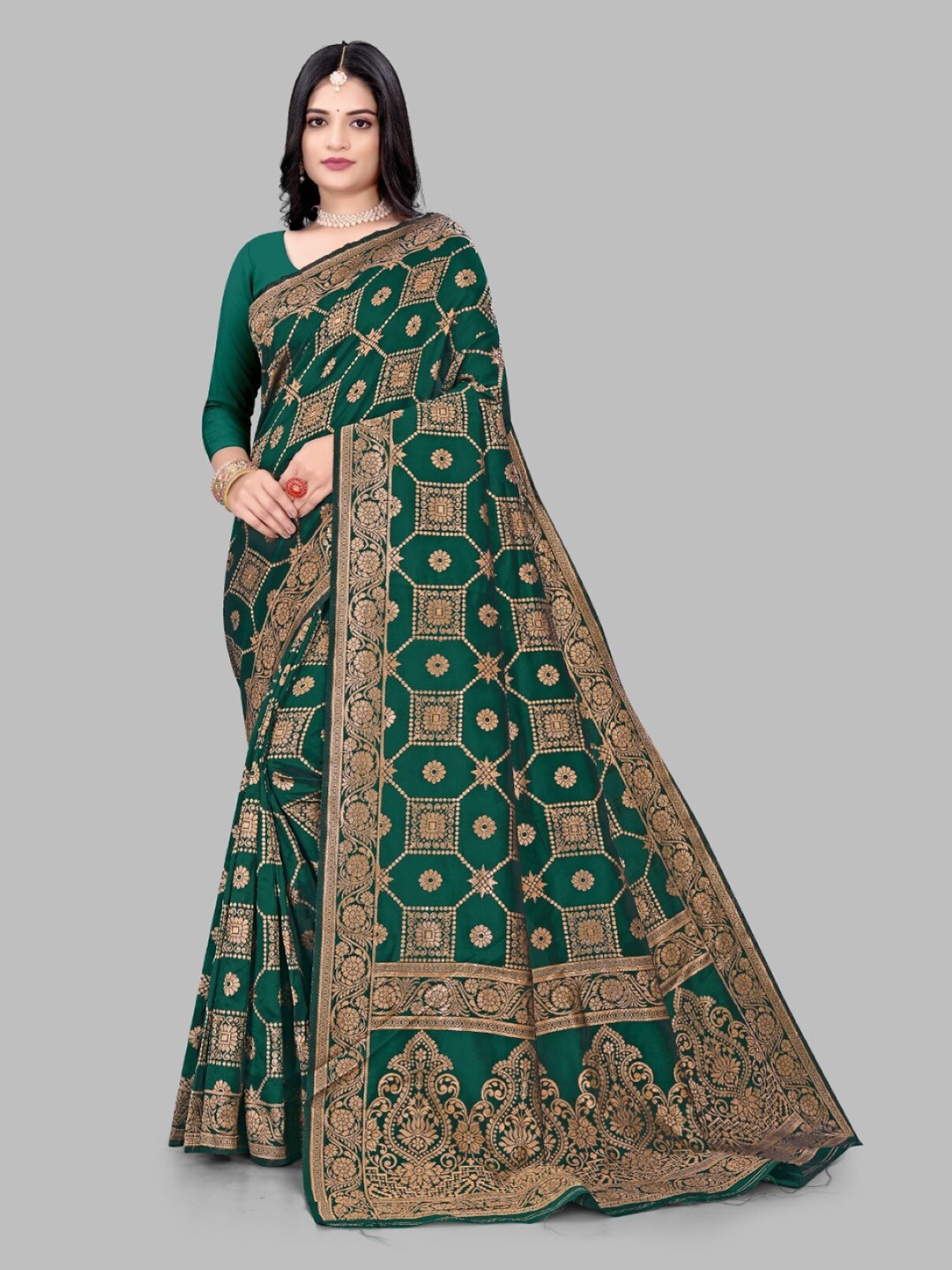 

ZEEPKART Geometric Woven Design Saree, Green