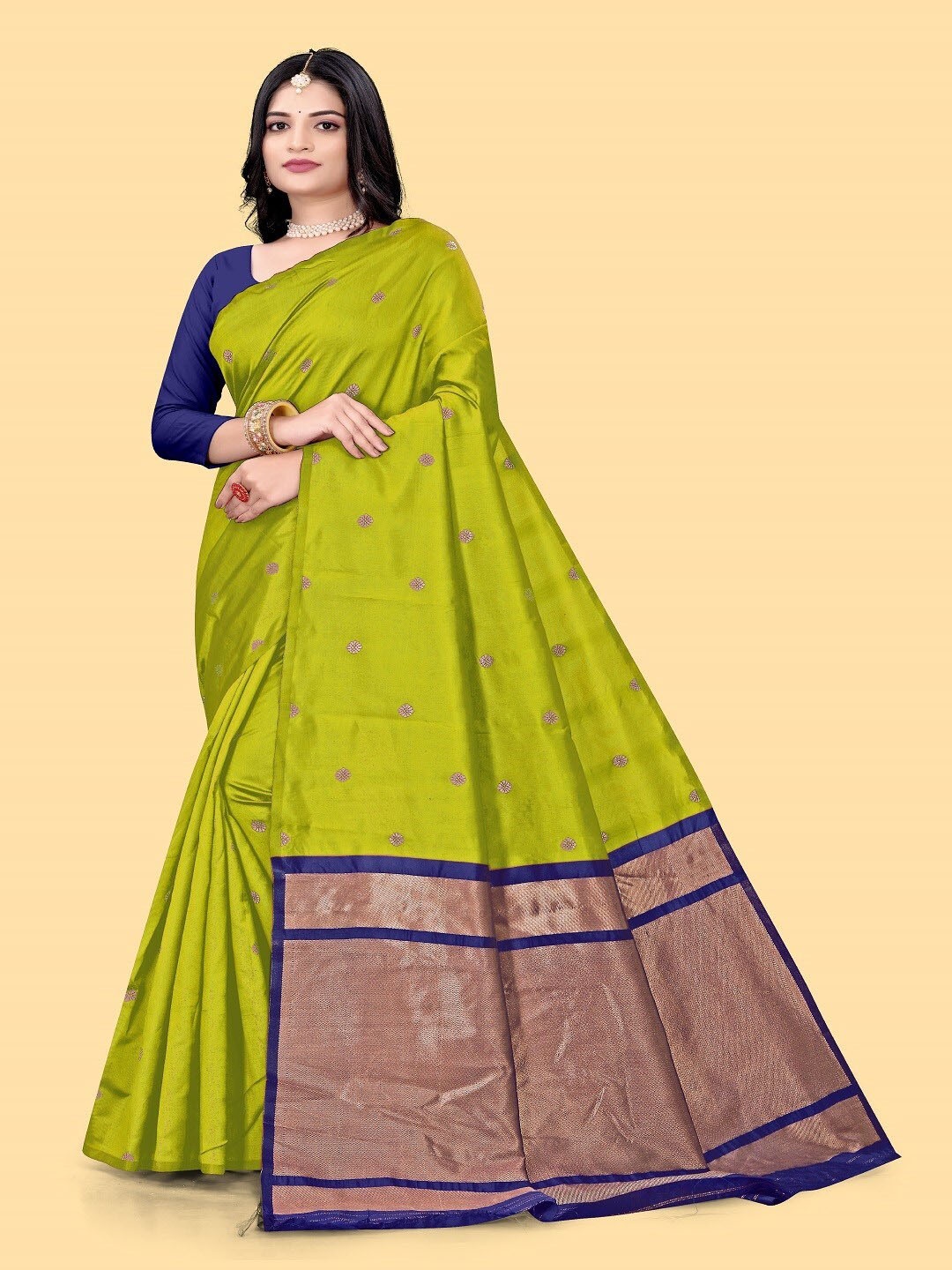 

ZEEPKART Ethnic Motifs Woven Design Zari Kanjeevaram Saree, Green