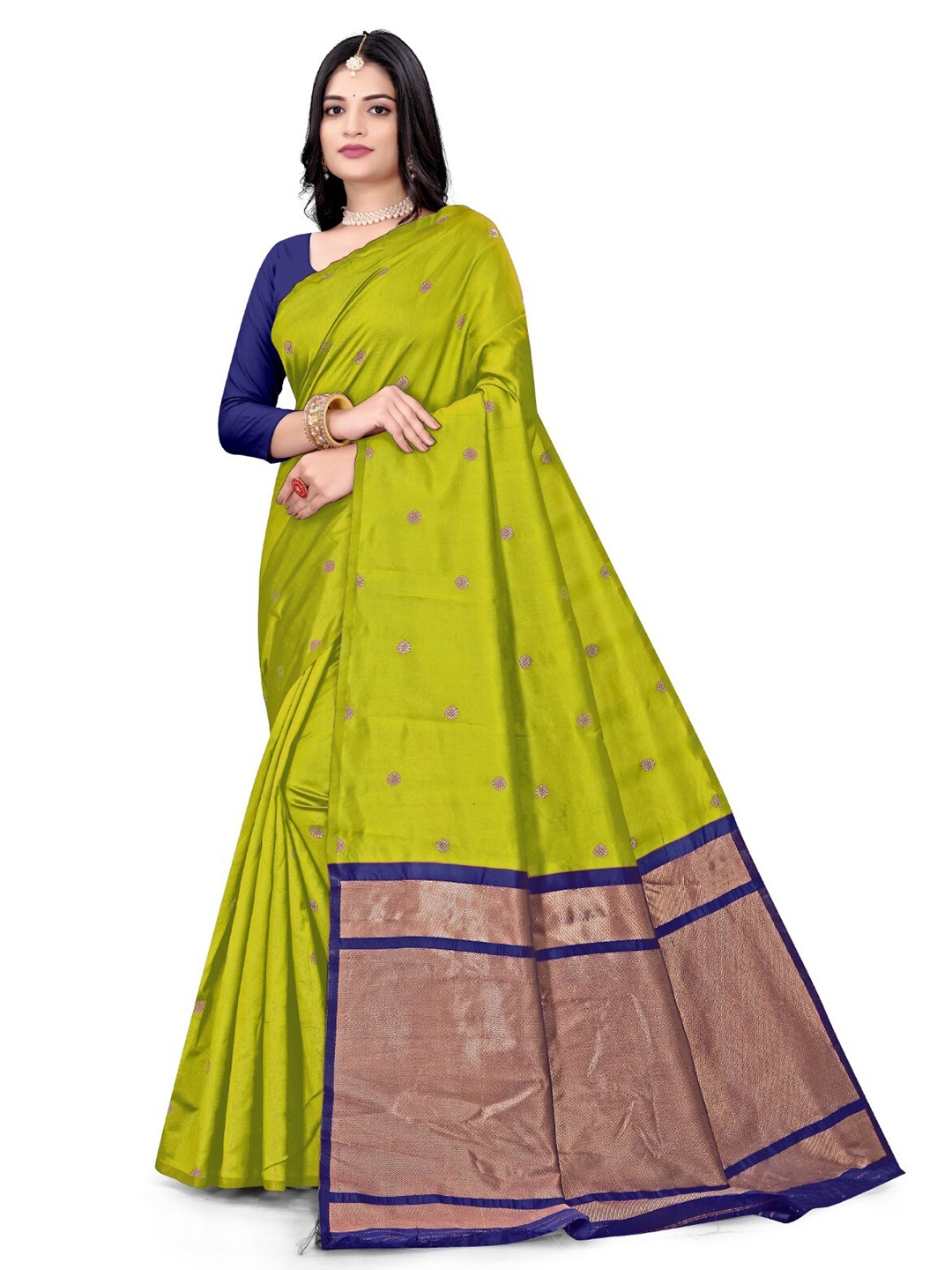 

ZEEPKART Floral Woven Design Saree, Green