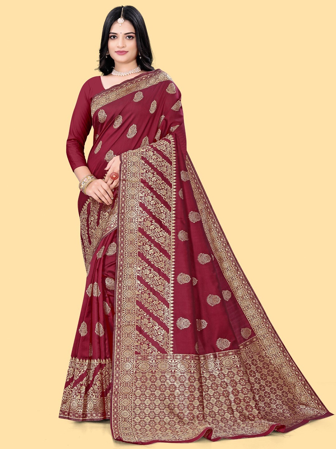 

ZEEPKART Ethnic Motifs Printed Saree, Red