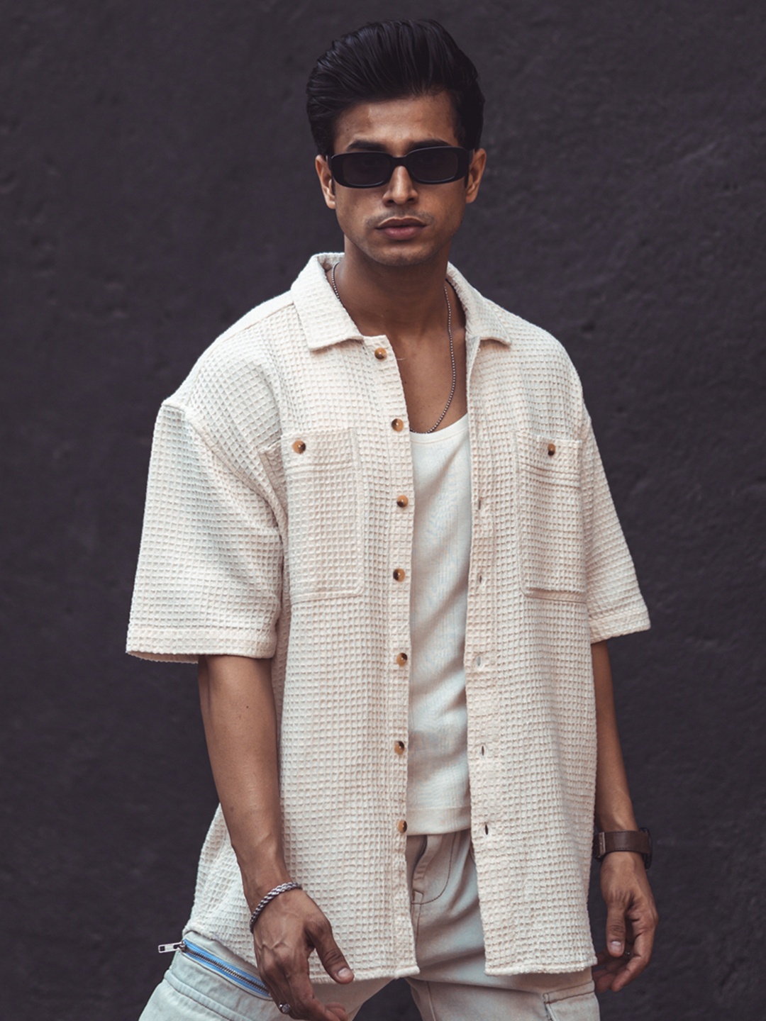 

Powerlook India Slim Off White Oversized Self Design Textured Spread Collar Casual Shirt