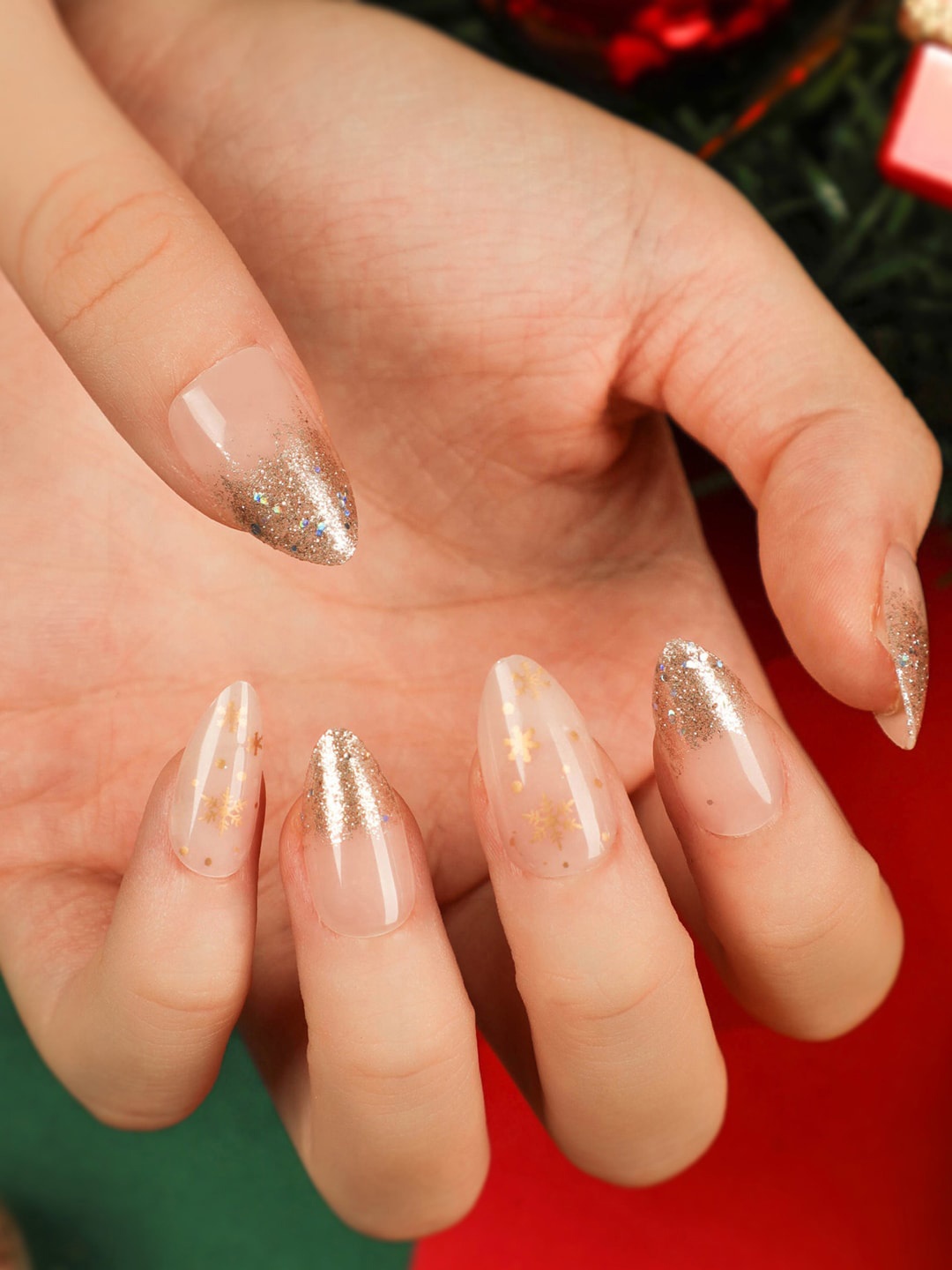 

Secret Lives Set Of 24 Glossy Nails with Glitter Design - Glitter Christmas, Nude