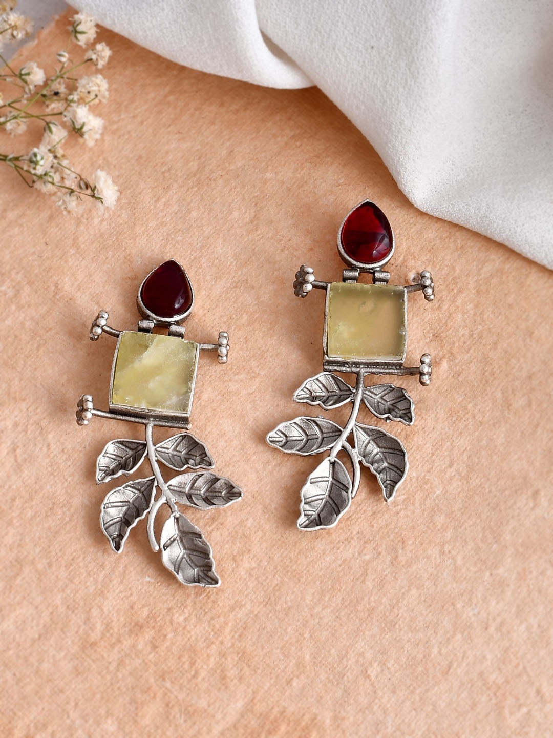 

DASTOOR Silver-Plated Stone-Studded Silver Oxidised Contemporary Drop Earrings