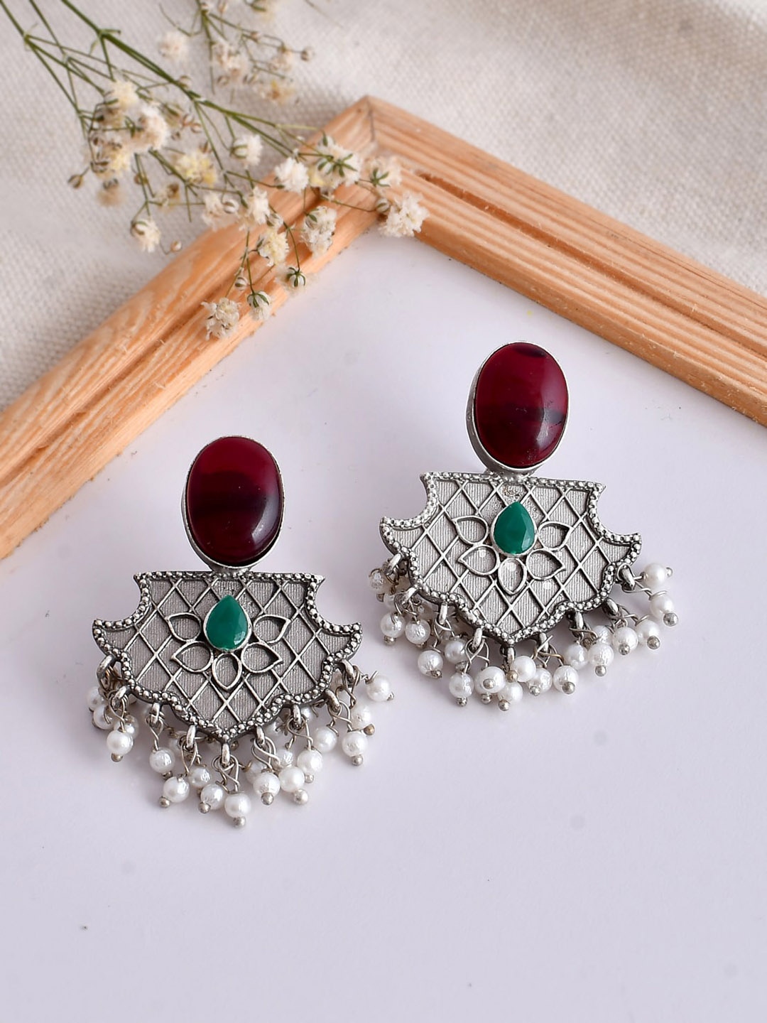 

DASTOOR Silver-Plated Contemporary Drop Earrings