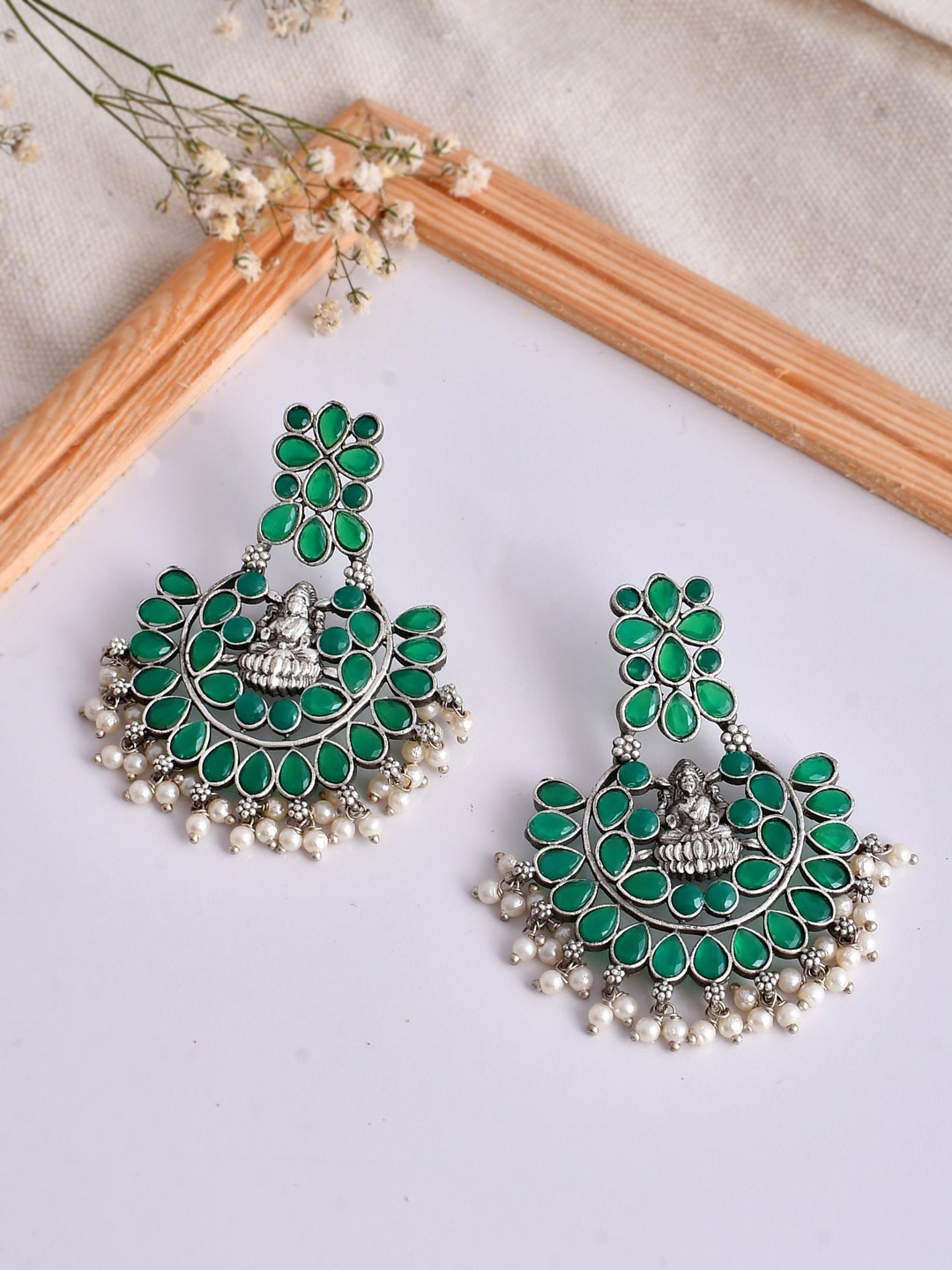 

DASTOOR Silver-Plated Contemporary Drop Earrings