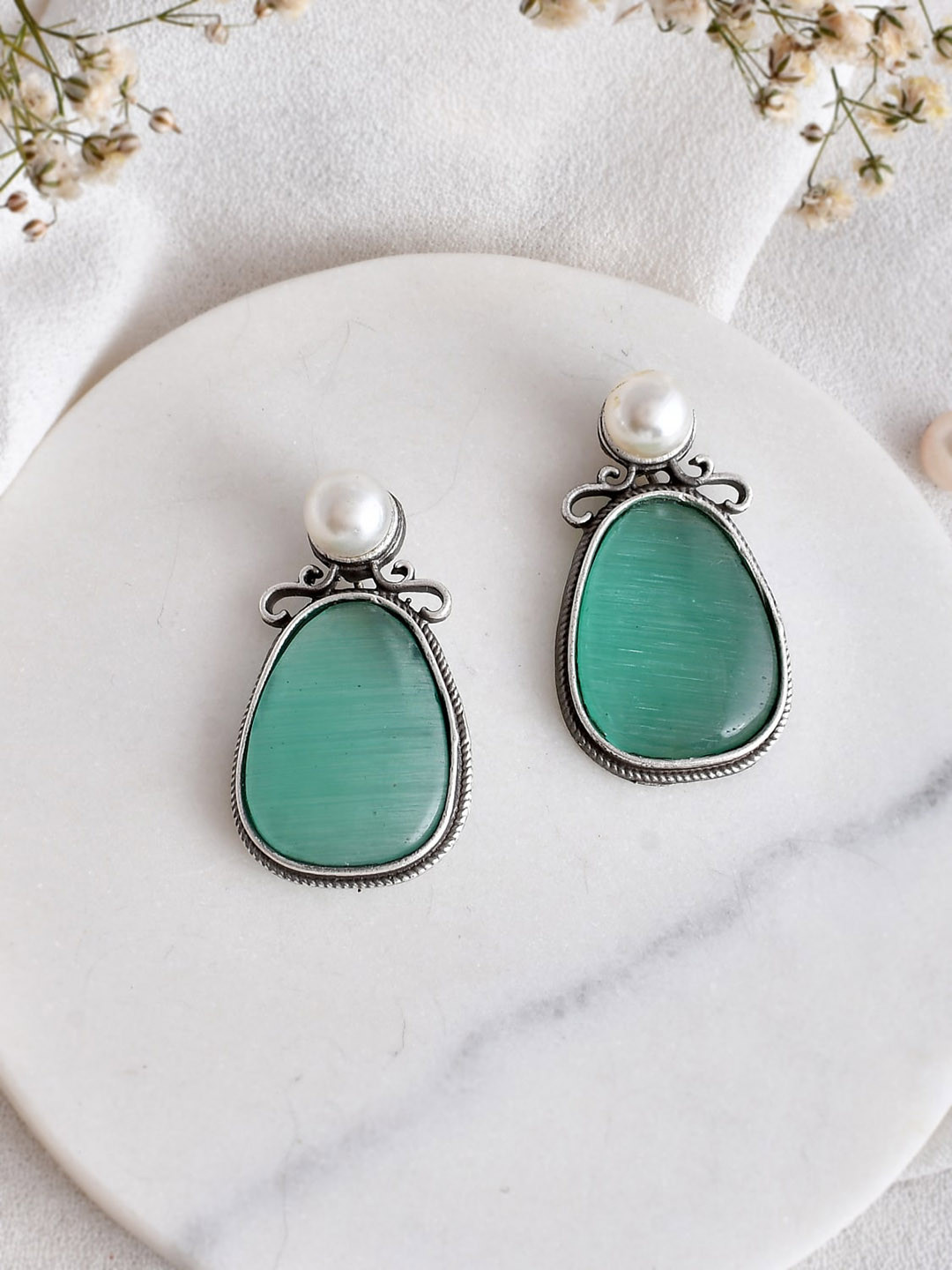 

DASTOOR Silver-Plated Studs Earrings, Green