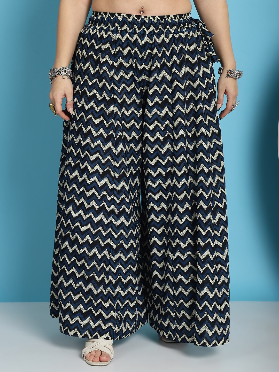 

TAG 7 Geometric Printed Pure Cotton Flared Ethnic kali Palazzo, Black