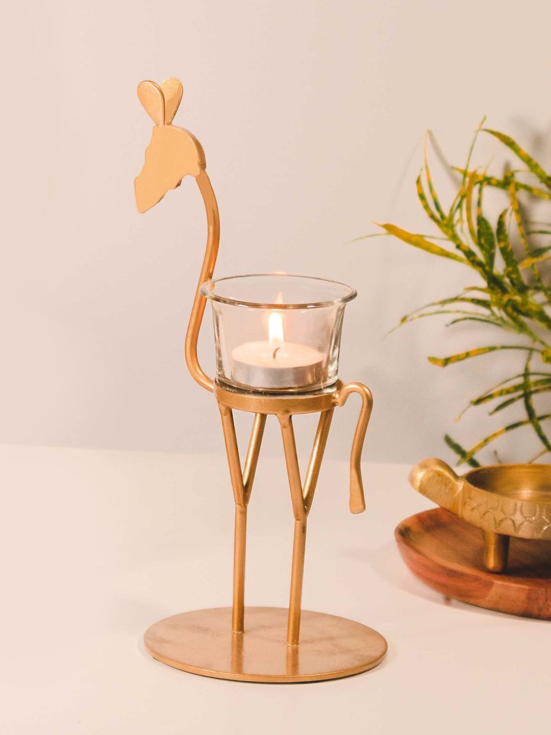 

Chokhat Gold-Toned Giraffe Metal T- Light Candle Holder