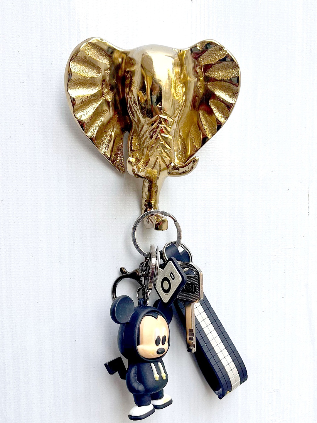 

Chokhat Gold Toned Aluminium Elephant Hook Wall Decor