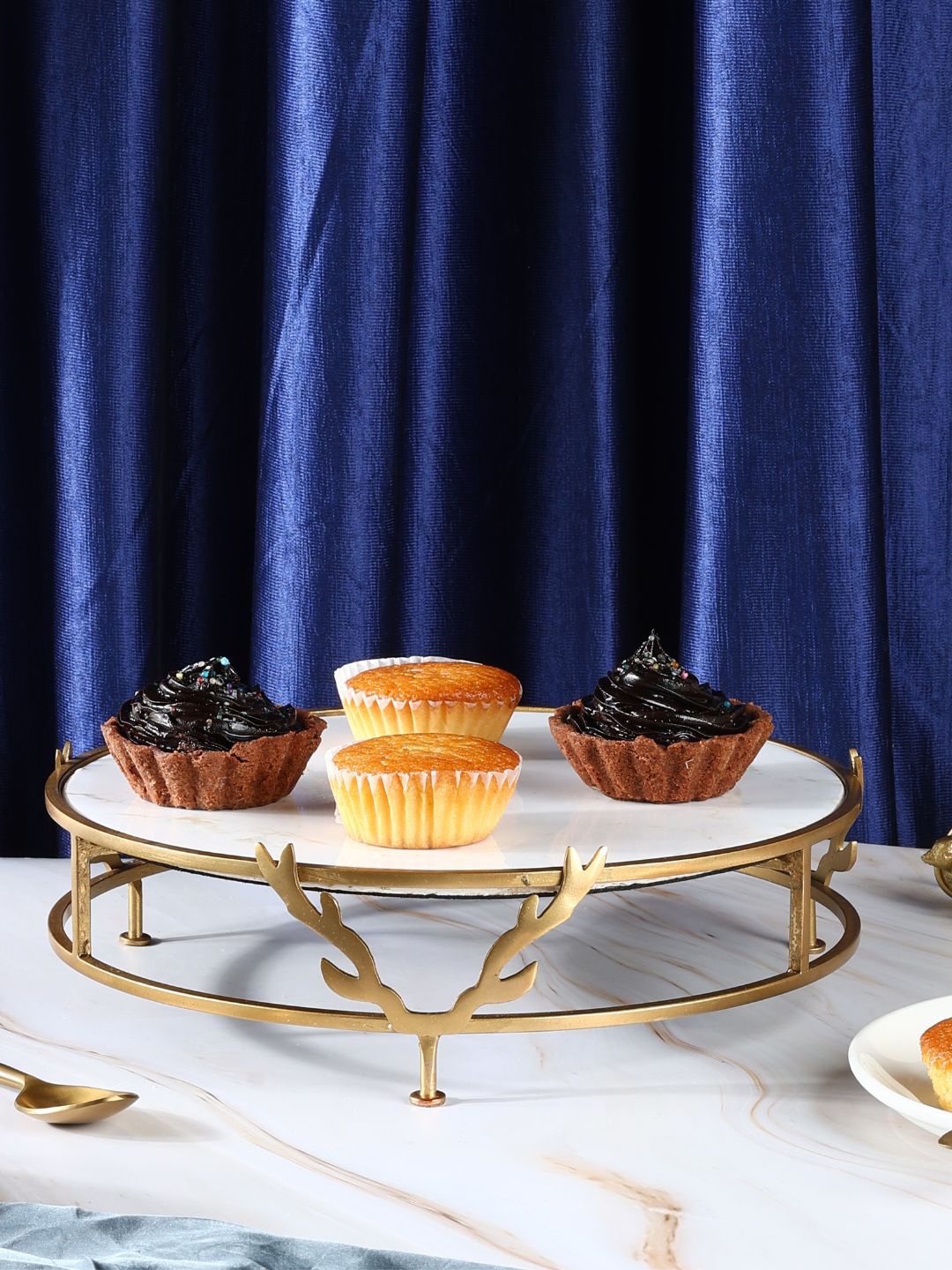 

Chokhat Yellow-Toned & White Wooden Cake Stand, Gold