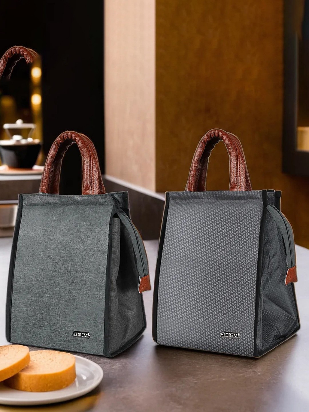 

LOREM Set of 2 Textured Linen Insulated Lunch Bags, Grey