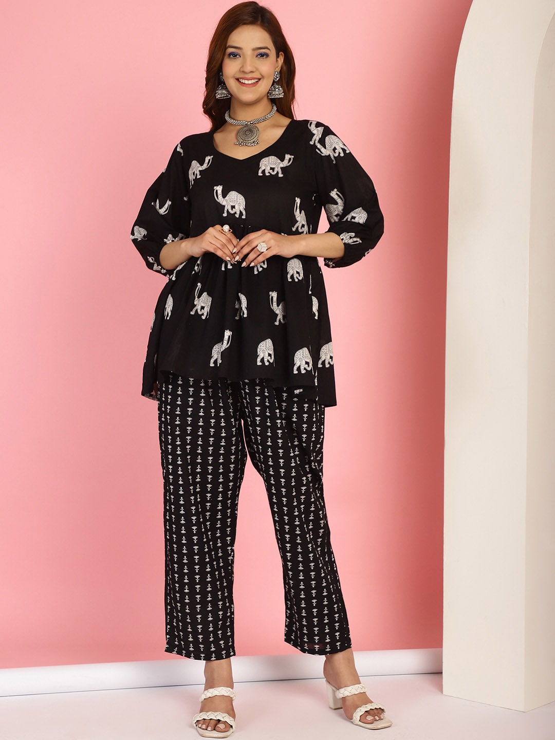 

TAG 7 Animal Printed Empire Pure Cotton Kurti & Trousers, Black