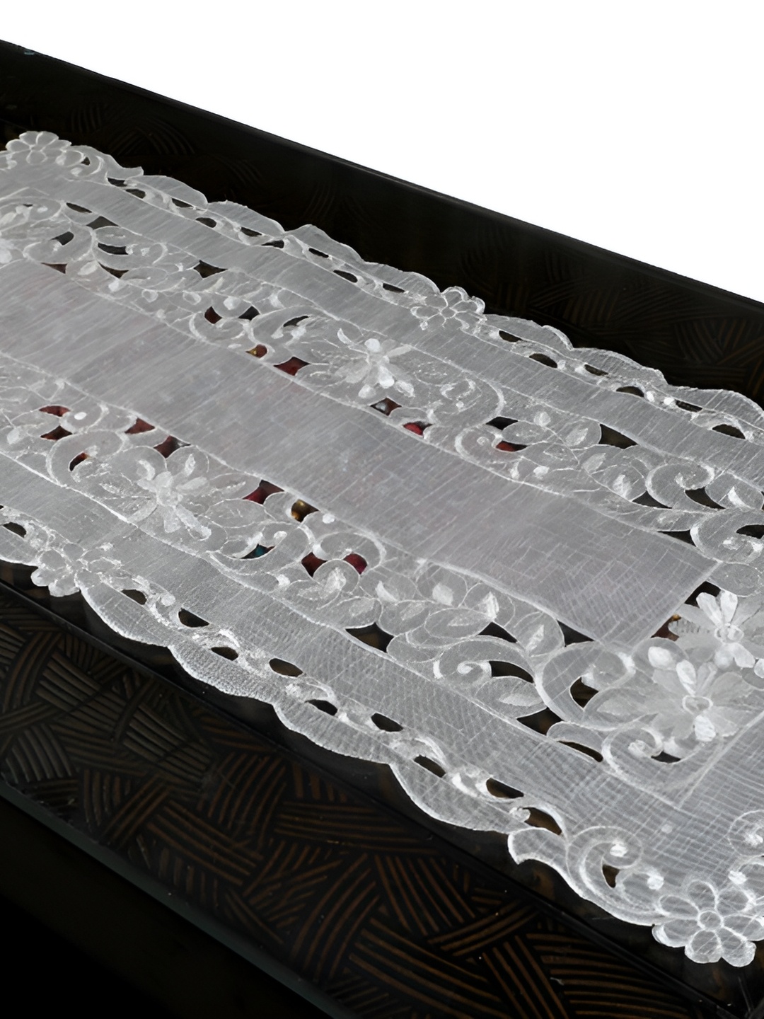 

MONKDECOR White Embroidered Table Runner