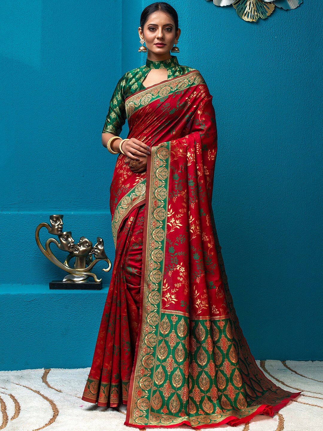 

Lilots Floral Woven Design Banarasi Saree, Red