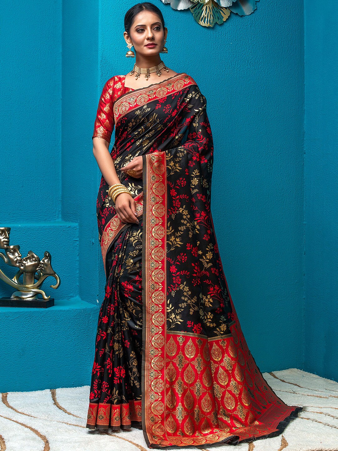 

Lilots Floral Printed Banarasi Saree, Black