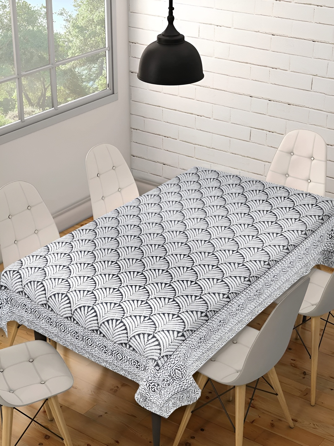 

Texstylers Grey &white Ethnic Motifs Anti-Slip Cotton 6-Seater Table Cover