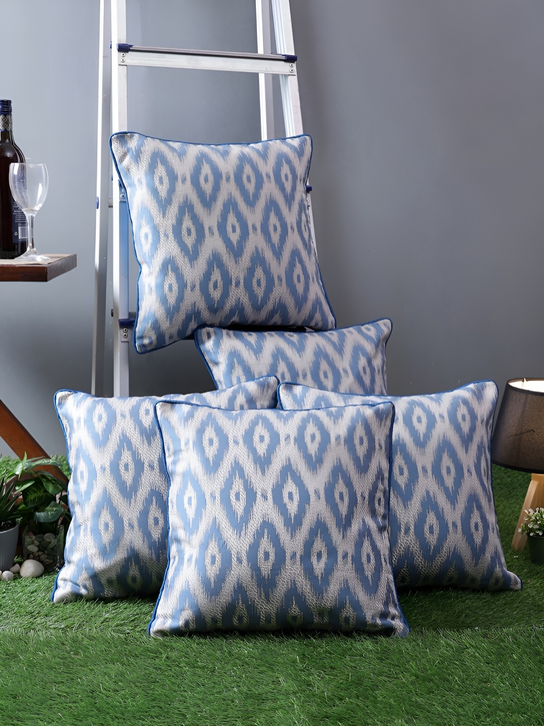 

Aura Blue & White 5 Pcs Geometric Square Cushion Covers