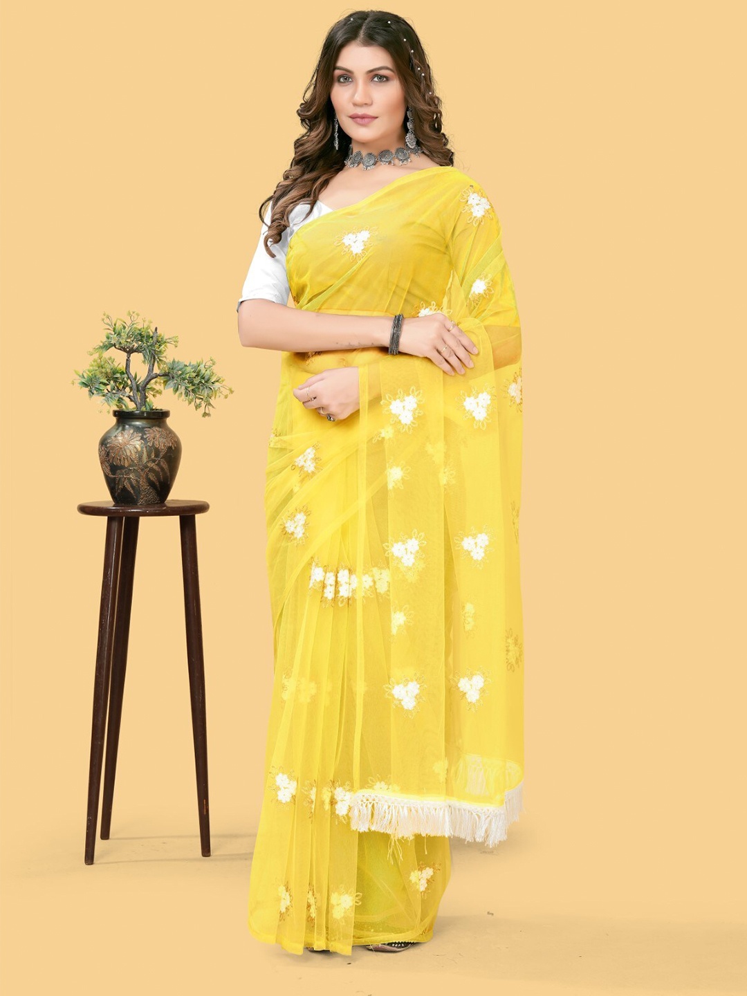 

mimi design Floral Embroidered Net Saree, Yellow
