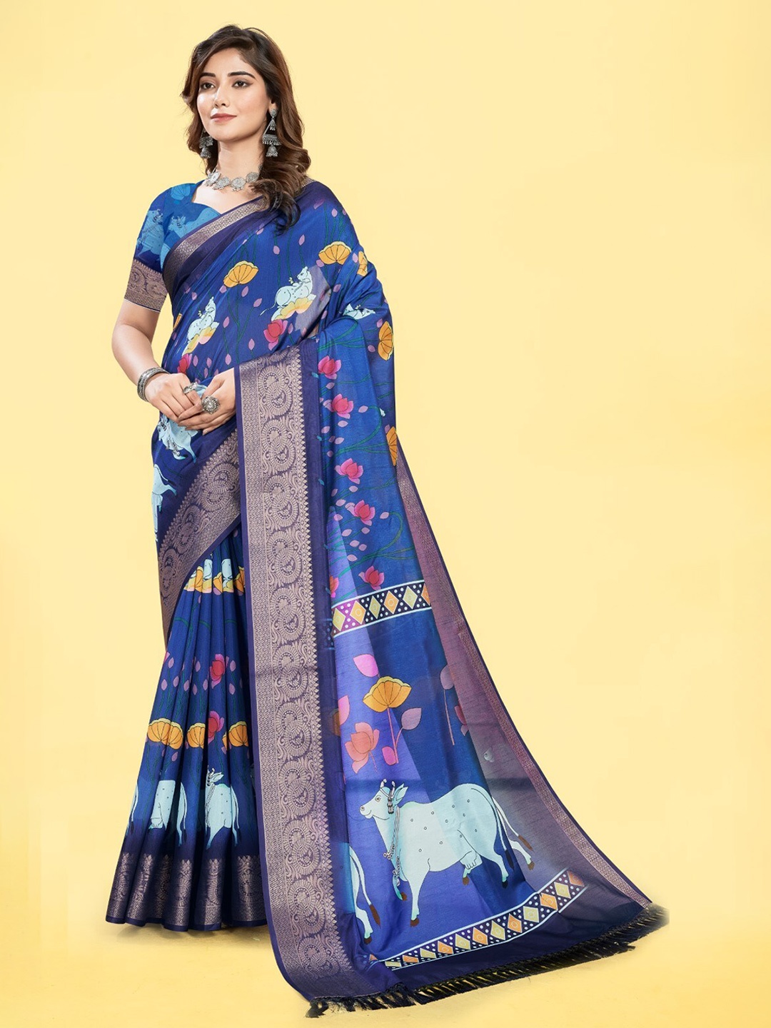 

mimi design Floral Printed Saree, Navy blue