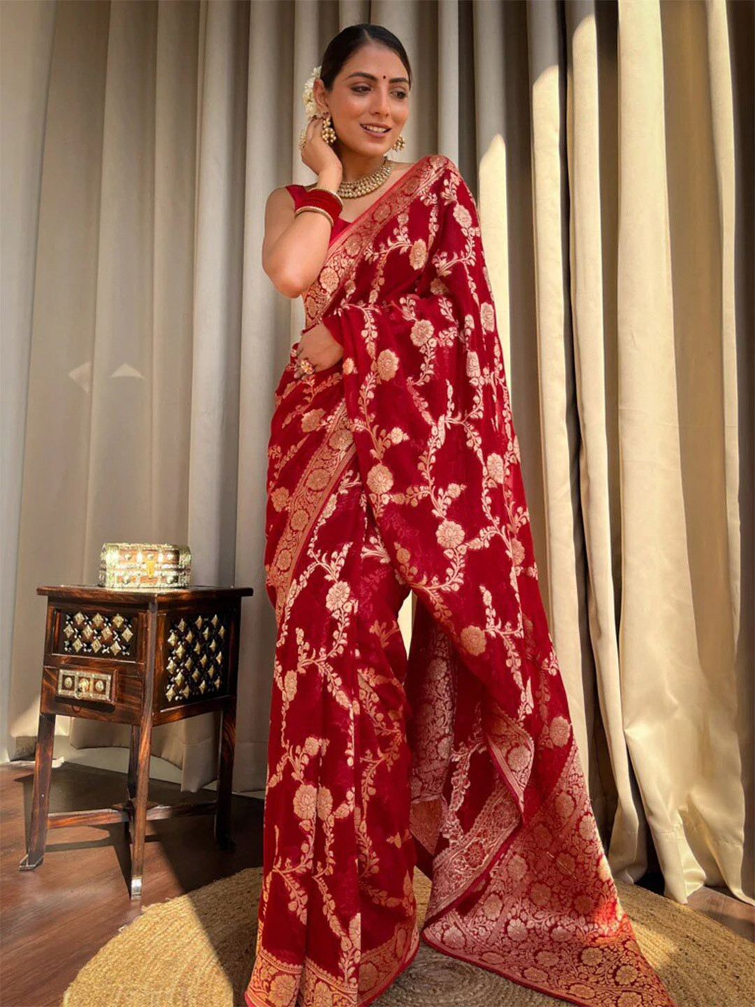 

MORLY Ethnic Woven Design Designer Kanjeevaram Saree, Red