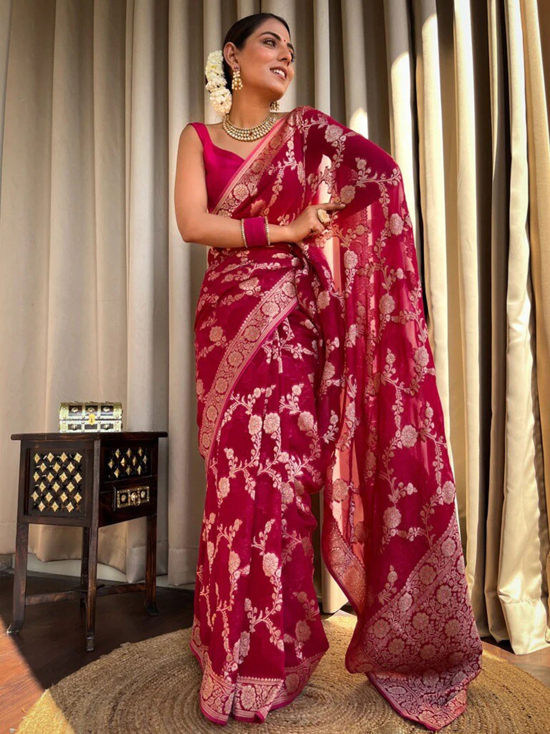 

MORLY Ethnic Woven Design Zari Kanjeevaram Saree, Magenta